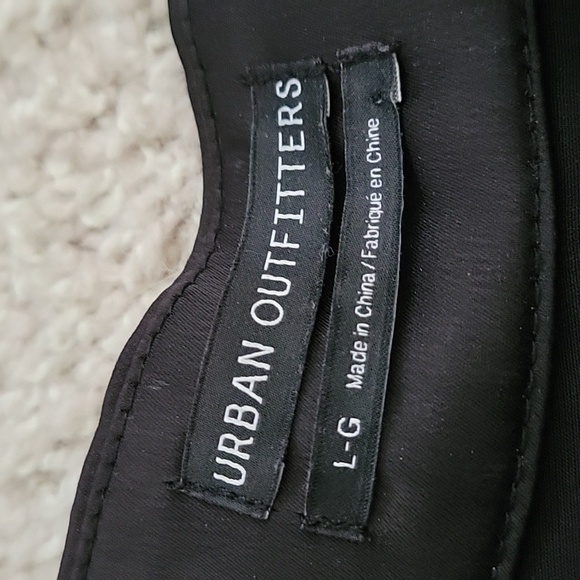 Urban Outfitters Black Crop Tank Top with Ruched Design and Tie Front - Picture 6 of 9